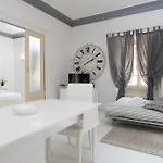 White Borgo *