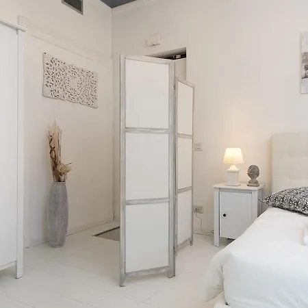 White Borgo * Rome