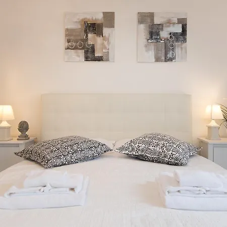Apartment White Borgo
