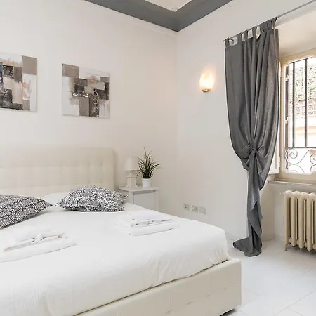 White Borgo Apartment