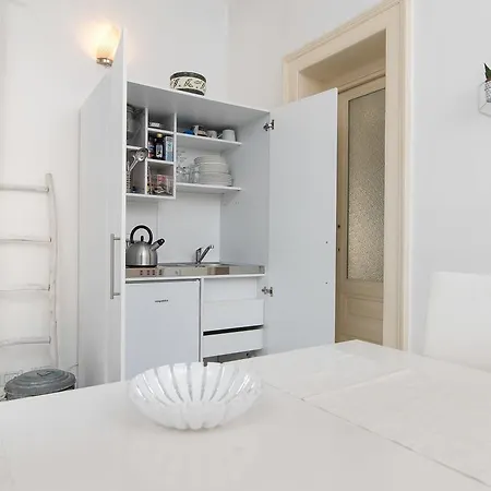 White Borgo